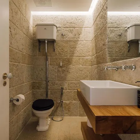 Ando Living - Corpo Santo House ליסבון
